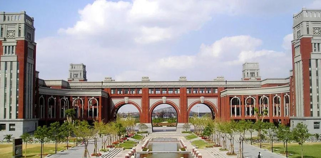 上海工程技术大学是几本（上海工程技术大学2022招生）