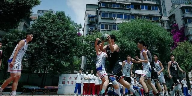 成都市礼仪职业中学体育节（成都市礼仪职中校园活动）
